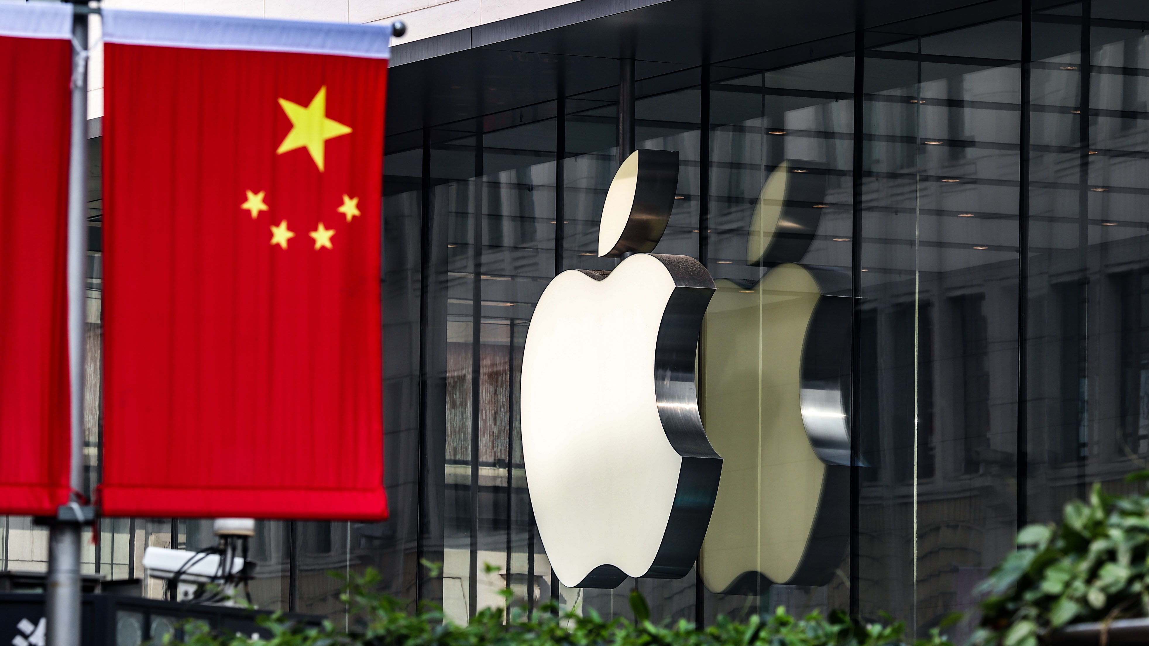 Apple, Çin'e Olan Bağımlılığından Kurtulamıyor: Hindistan'da Üretilen iPhone'lar Bile Çin Tedarik Zincirine Bağlı