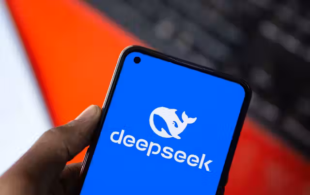 DeepSeek, Huawei Çiplerindeki Sorunlar Nedeniyle Yeni Modelini Erteledi
